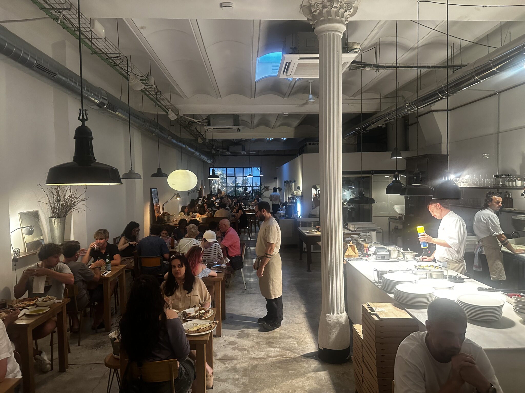 is this barcelona pizzeria really the 3rd best on earth